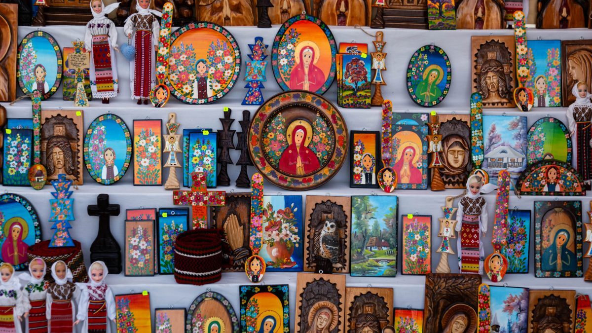 5: Icoane în școli din PNRR? Primăria dă bani pe obiecte religioase
