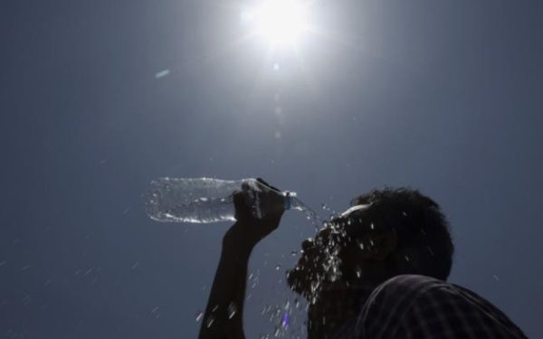 Caniculă Alertă în 15 Județe, Valul de Căldură se Agravează
