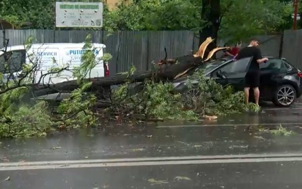Cod roșu în București: Furtună ucigașă, 4 RO-Alert lansate