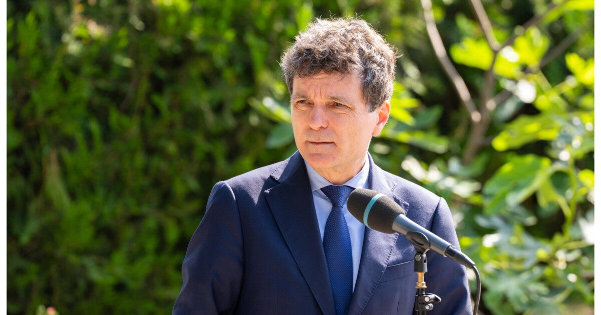 Nicușor Dan la Cotroceni: Grindeanu vs. Mureșan, premierii în discuții