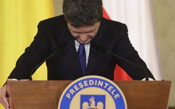 AUR cere lista parlamentarilor pro-Nicuşor Dan