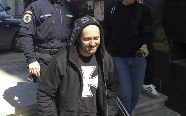 Cheloo, sub escortă: Rapperul, reținut și dus la spital
