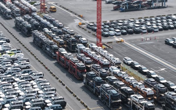 China domină Iranul: Explozie exporturi auto electrice în mai