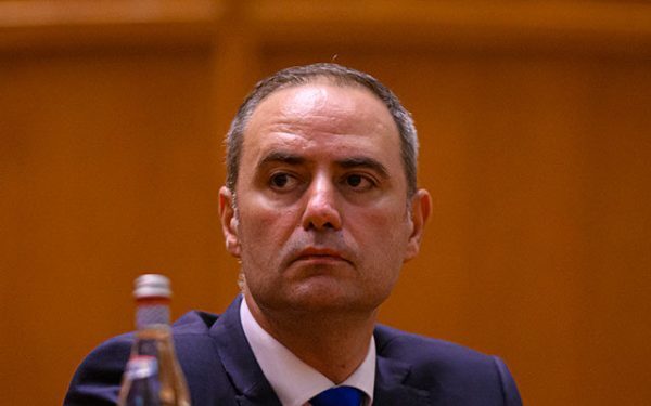 Nazare: Susținem listarea la bursă cu 50% deducere fiscală