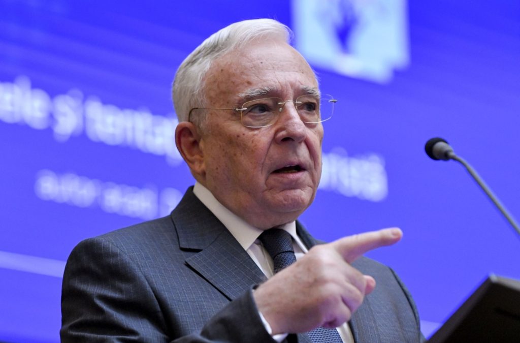Afacerea Isărescu: milioanele din profitul familiei guvernatorului BNR