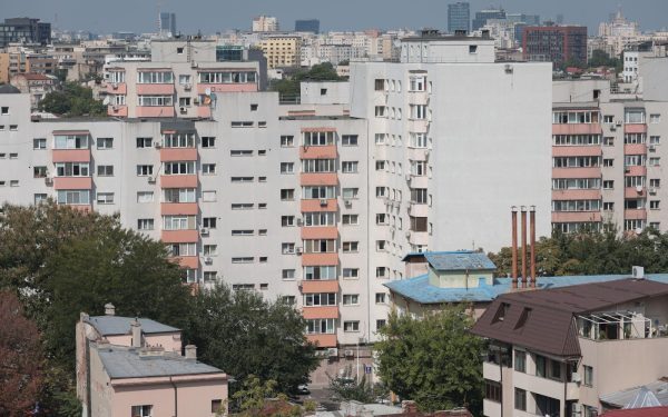 Apartamente din 1975, mai scumpe ca noi: Paradoxul imobiliarelor românești