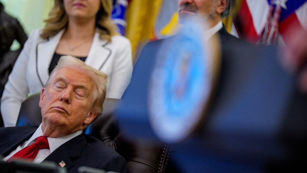 Trump, profit de jumătate de miliard dolari din cripto. Investitorii pierd masiv
