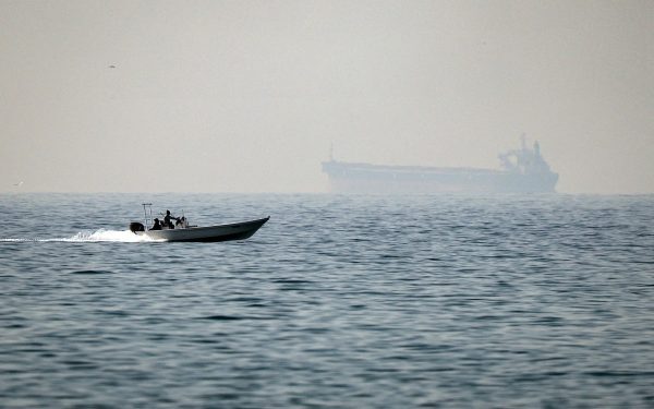Strâmtoarea Ormuz, închisă total de Iran până la noi ordine