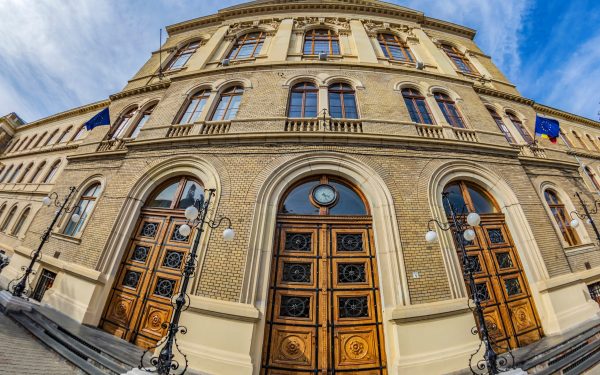Vârsta nu e un impediment: Românca de 90 de ani, absolventă de facultate