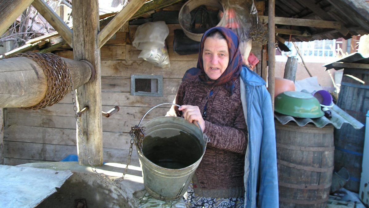 Apă din fântână: Se plătește? Legea, zvonuri și frici
