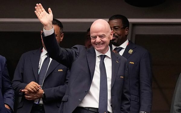 Europarlamentarii cer anchetă la FIFA pentru Infantino pe cazul Balogun