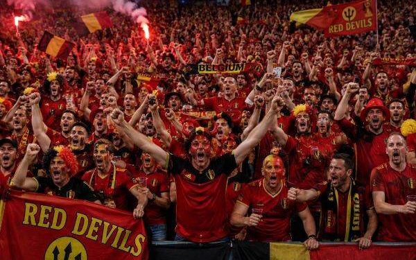 Dracii Roșii: O nebunie fotbalistică de neuitat