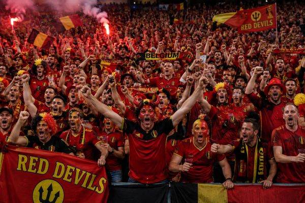 Dracii Roșii: O nebunie fotbalistică de neuitat