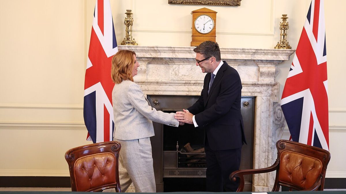 Burnham, premier britanic controversat, lansează un cabinet fără legitimitate
