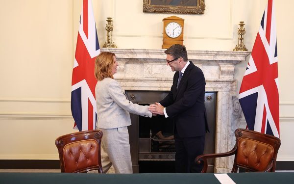 Burnham, premier britanic controversat, lansează un cabinet fără legitimitate