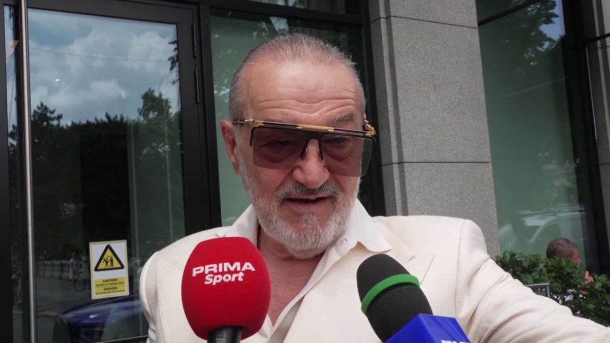 Becali, uimit de vedeta FCSB: ”E zece ori mai bun”