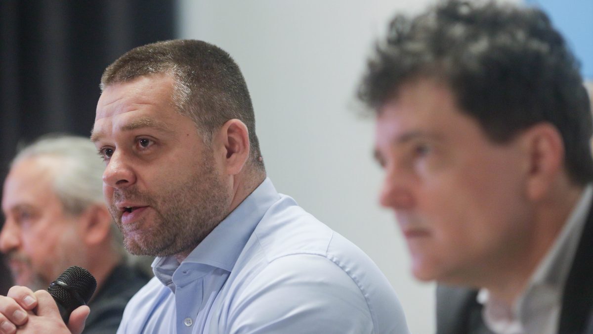 Un mega-stat la București pentru referendumul lui Nicușor Dan