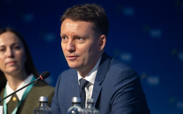 Mureșan: Guvernul Bolojan, fruntaș UE, suspendat acum!