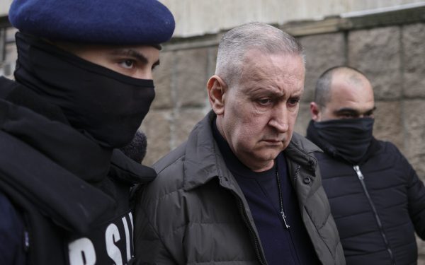 Șeful ARR, prins de DNA, rămâne după gratii la Cluj