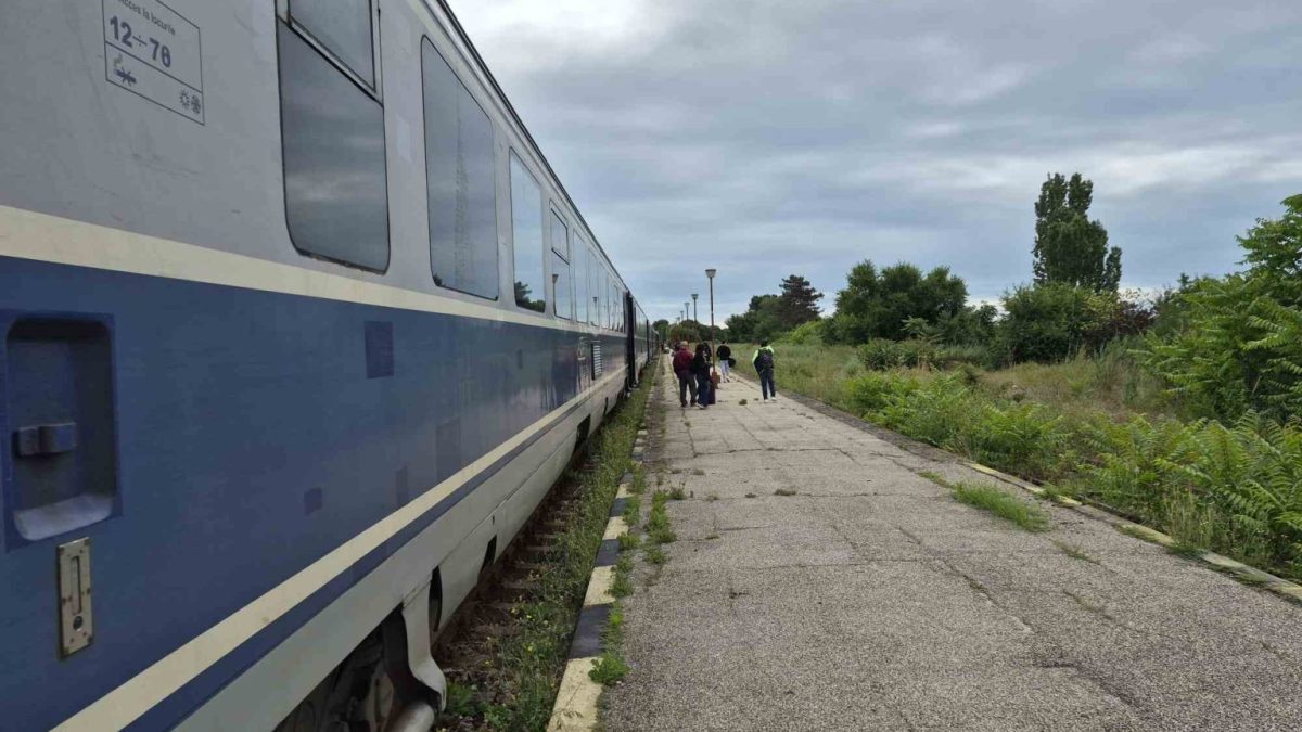 Șină ruptă Eforie: Blocate trenuri spre București și litoral