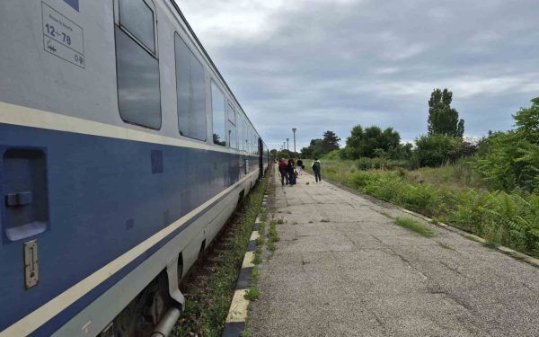 Șină ruptă Eforie: Blocate trenuri spre București și litoral