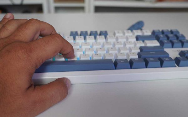 Trust GXT 872 Xyra TKL: tastatură mecanică de top pentru gameri