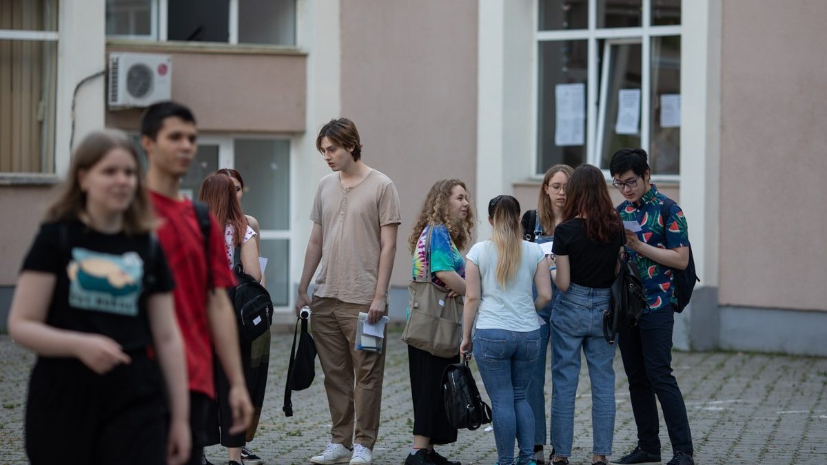 Bac 2026: Azi la Matematică sau Istorie, elevii își joacă șansa