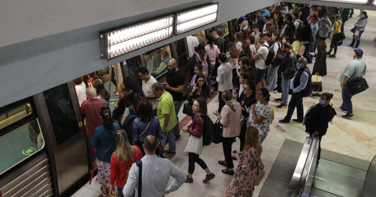 Metroul s-a blocat vineri dimineață pe M1