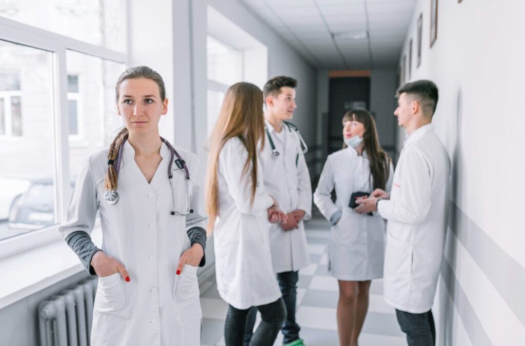 Medicii absolvenți, atenție: reguli noi la examenul de specialist din 2026