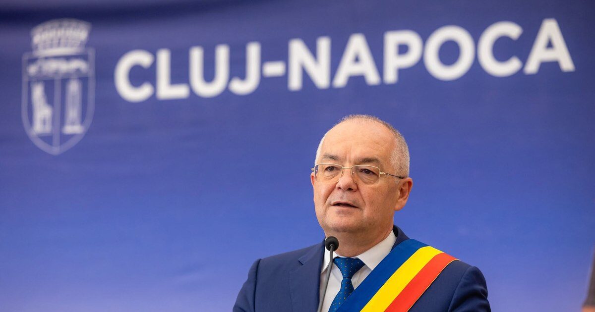 Miros pestilențial în Cluj. Boc cere oprirea îngrășămintelor: „Să nu se mai repete”