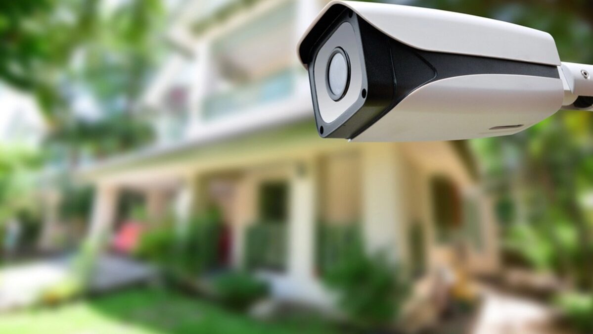 DVR sau NVR: Alege sistemul de supraveghere potrivit