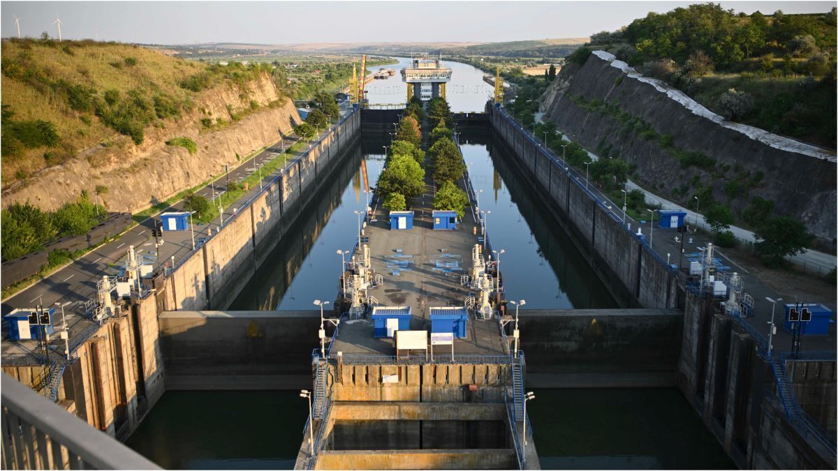 Cernavodă: Soluții noi pentru apa reactoarelor. Dragaj pe Dunăre