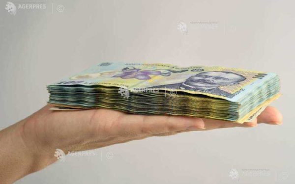 București: Tânăr, 19 ani, arestat pentru 100.000 lei înșelăciune