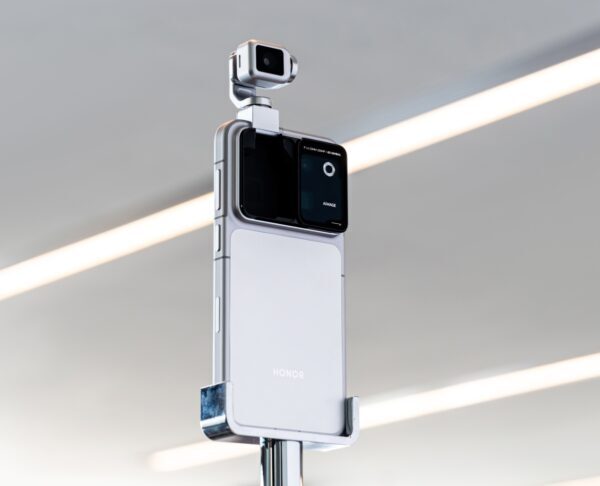Honor Robot Phone: primul smartphone cu gimbal mecanic