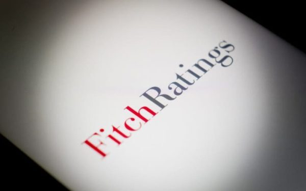 Fitch lasă România la "BBB-" pe marginea prăpastiei