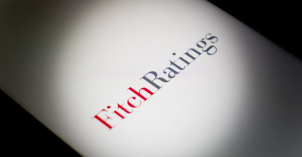 Fitch lasă România la "BBB-" pe marginea prăpastiei