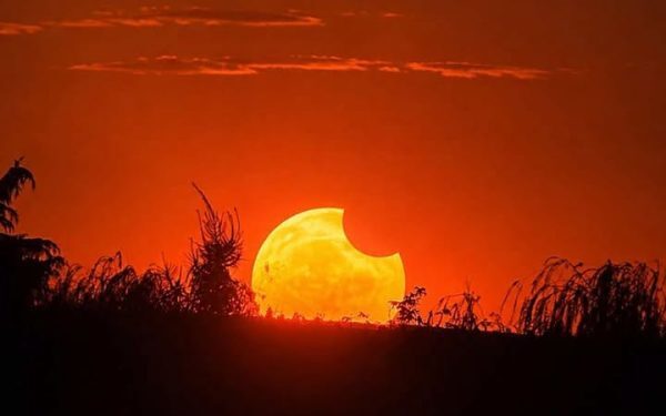 Eclipsa în România: Imagini spectaculoase și mărturii emoționante