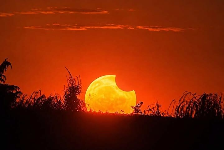 Eclipsa în România: Imagini spectaculoase și mărturii emoționante