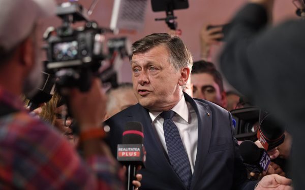 Antonescu: Nazare, singura șansă la premierat. Bolojan, altă treabă