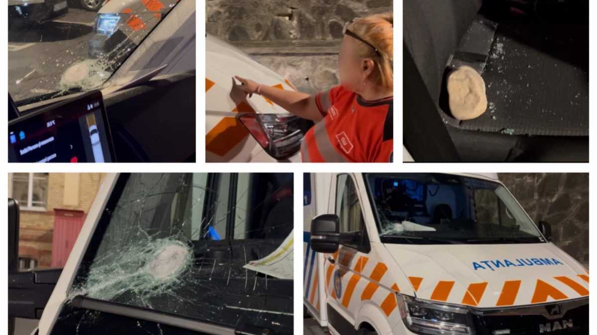 Ambulanță atacată cu topoare: Acuzată că „fură copii” – VIDEO