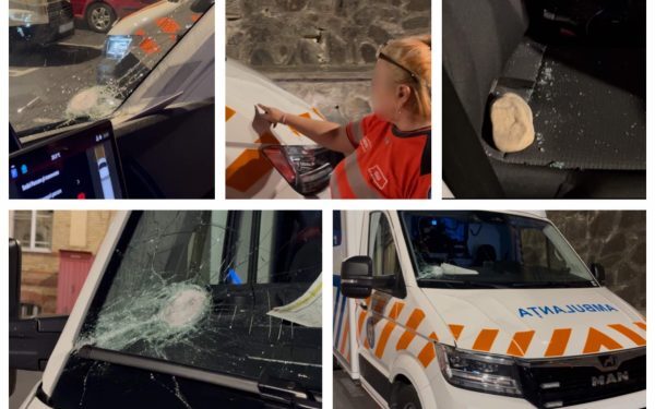 Ambulanță atacată cu topoare: Acuzată că „fură copii” – VIDEO