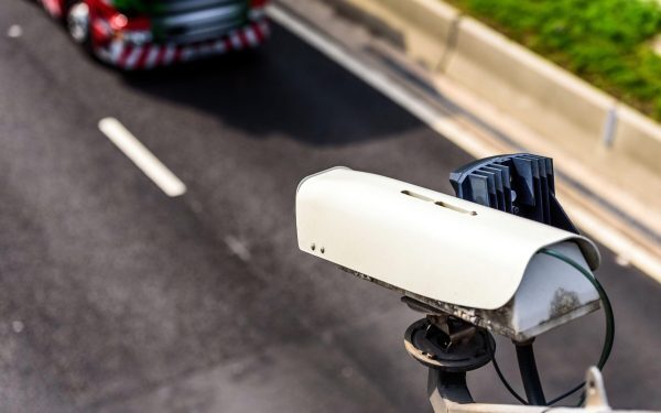 Camere inteligente: Amenzi automate! Ce scapă radarului poliției