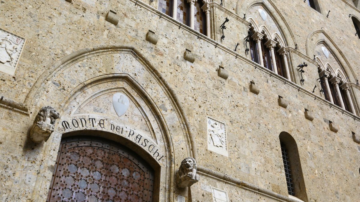 Băncile se luptă pentru bogații Italiei, generație nouă de AUR