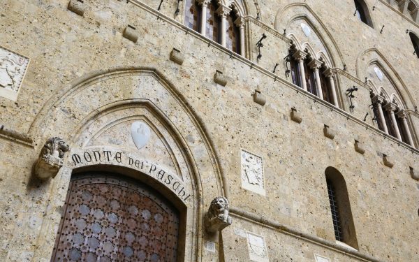 Băncile se luptă pentru bogații Italiei, generație nouă de AUR