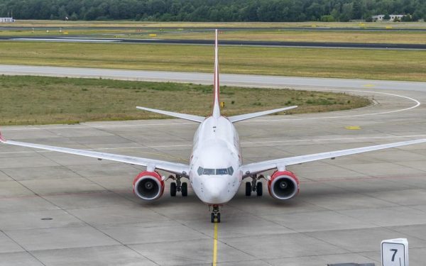 Avioane albe: explicație financiară surprinzătoare