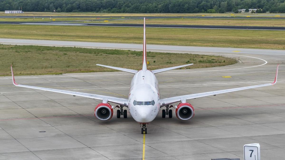 Avioane albe: explicație financiară surprinzătoare