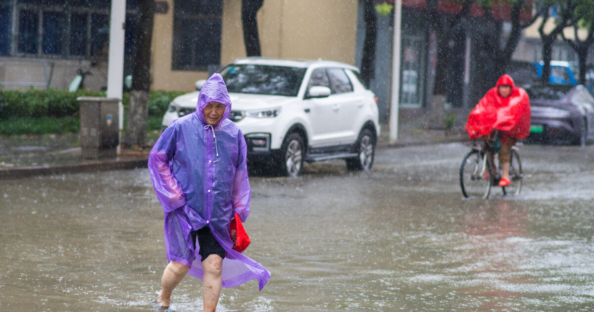 Dolphin a lovit China: un milion evacuați, sute de zboruri anulate