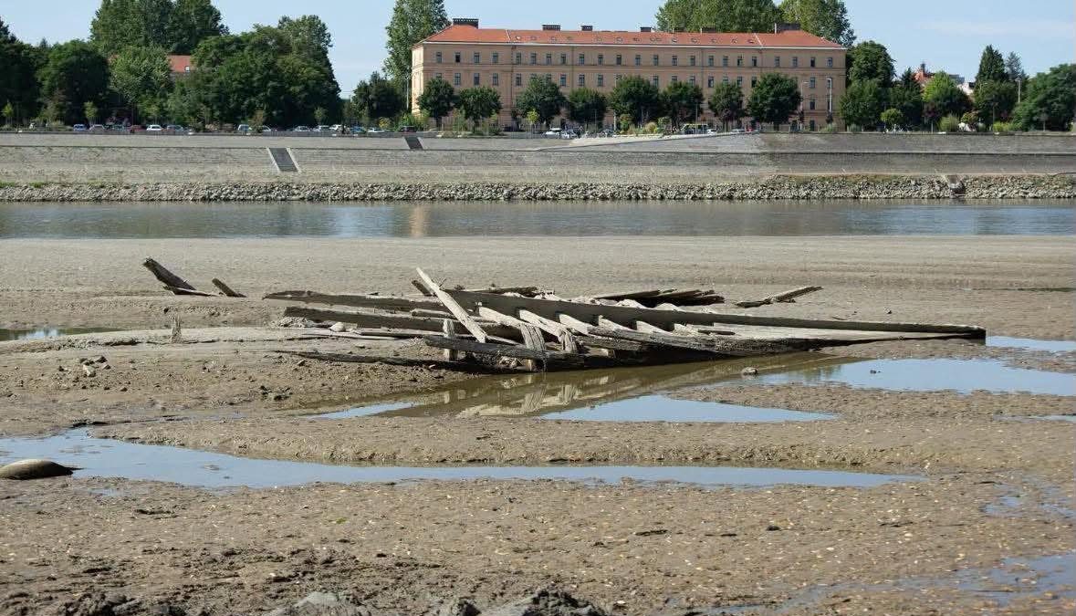 Dunărea: Debit uriaș o săptămână, creștere după 13 august