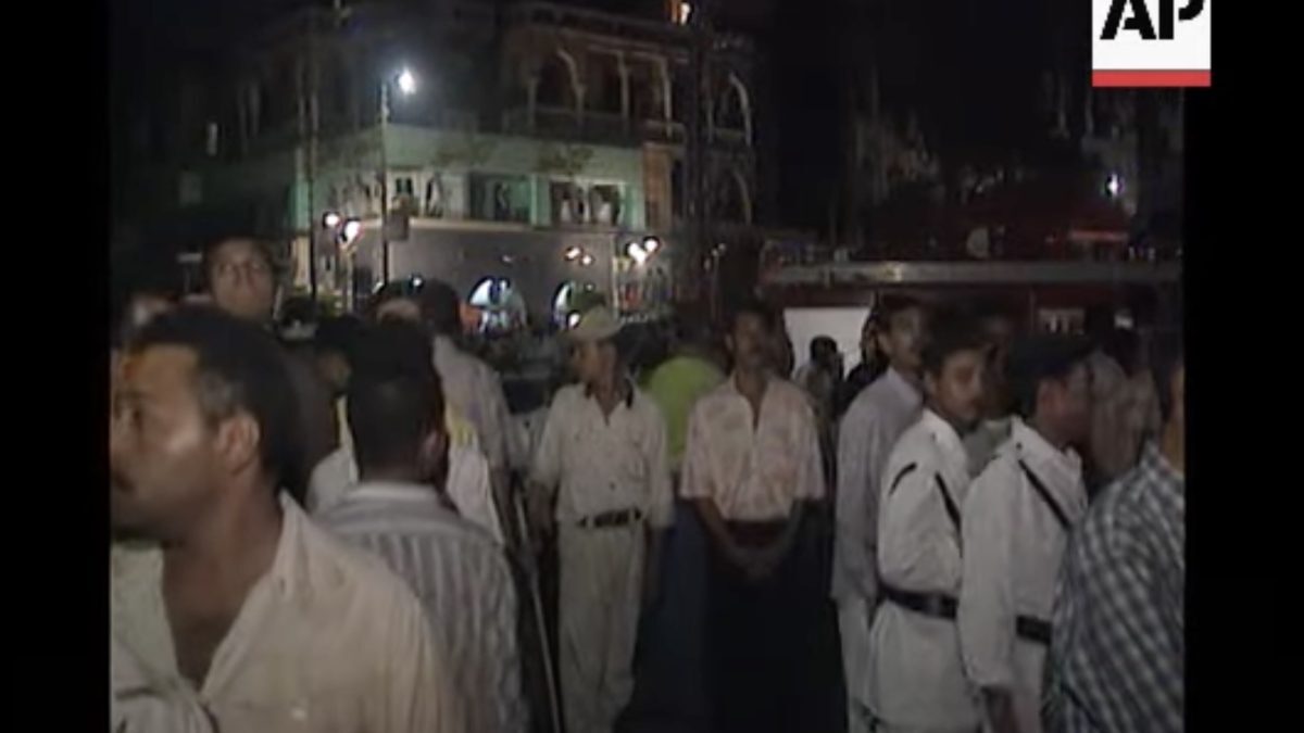 Incendiu în Cairo: Doi morți după prăbușirea liftului în mall