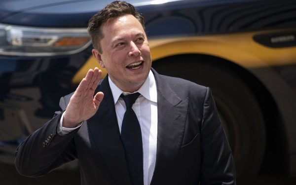 Facturi uriașe la supercomputerul lui Musk. Contractorul cere sute de milioane